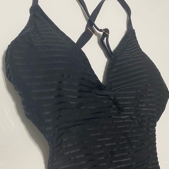 Shade & Shore Black Monokini One Piece with Plunging Neckline - Picture 4 of 6